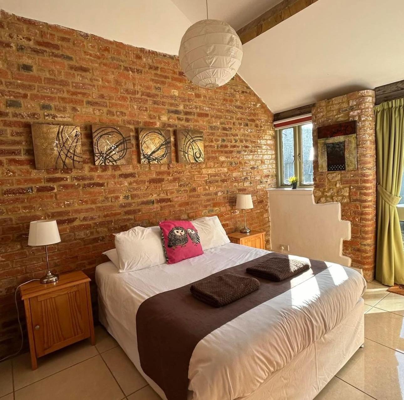 Mole Hole Apartman Towcester Kültér fotó